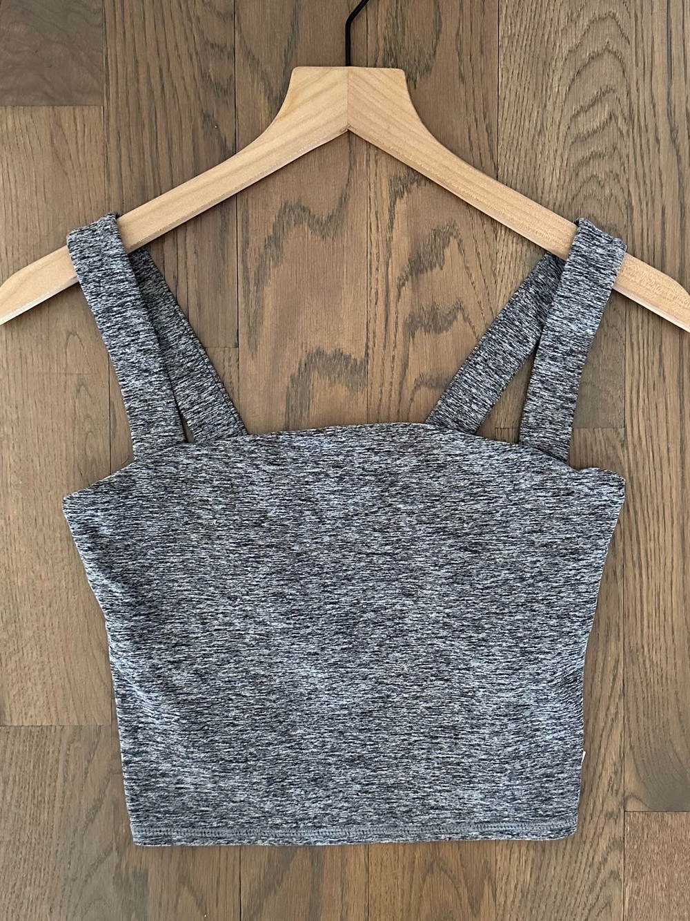 Vuori Elevation Square Neck Cropped Tank Top in Spacedye Heather Grey Large
